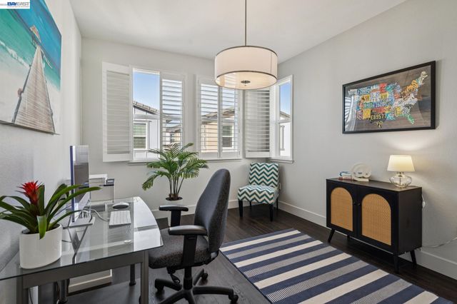 646 Eucalyptus Way, Alameda, CA 94501