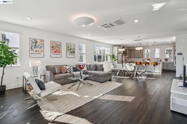 646 Eucalyptus Way, Alameda, CA 94501