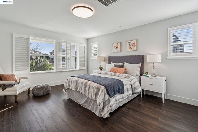 646 Eucalyptus Way, Alameda, CA 94501