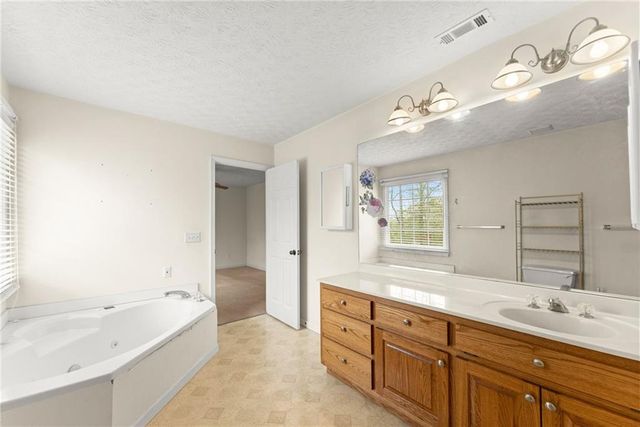 337 Claystone Walk, Cleveland, GA 30528