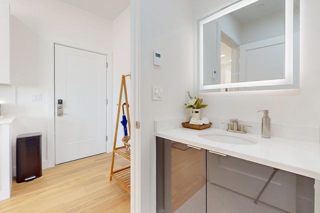 38 Hichborn 402, Boston, MA 02135