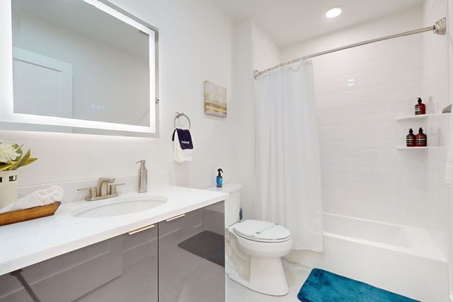 38 Hichborn 402, Boston, MA 02135