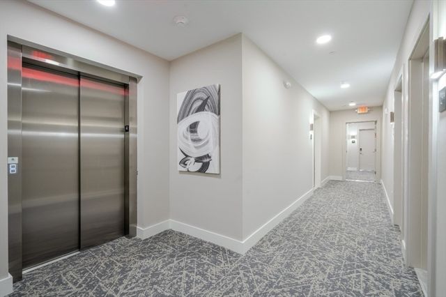 38 Hichborn 402, Boston, MA 02135