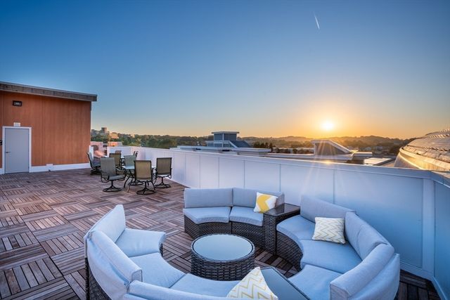 38 Hichborn 402, Boston, MA 02135