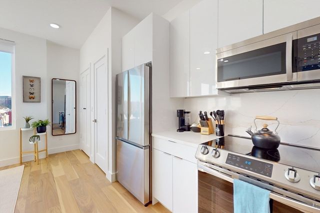 38 Hichborn 402, Boston, MA 02135