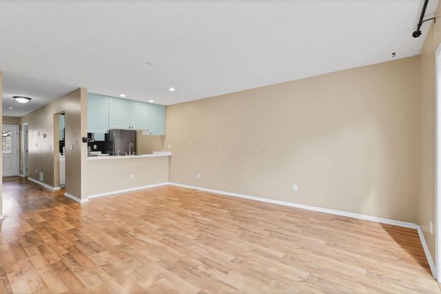 4693 Athalia Drive, 23D, Columbus, OH 43228