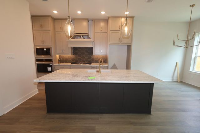 407 Kinley Oaks Drive, Houston, TX 77079