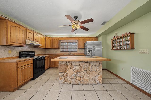 665 Moon Ranch Road, Sebring, FL 33870