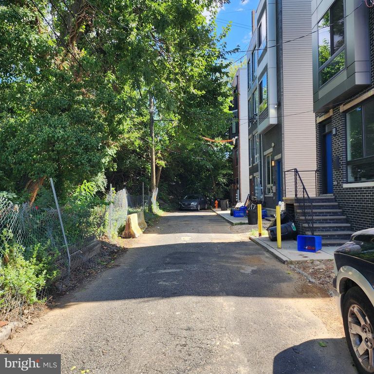 2537 ALTER ST, Philadelphia, PA 19146 — photo 5