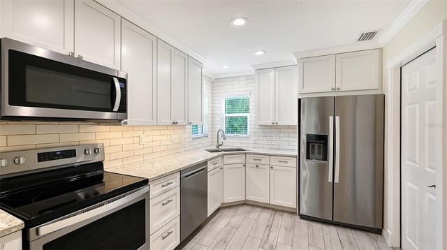 305 HILLS ROAD, Nokomis, FL 34275