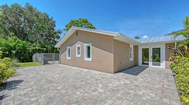 305 HILLS ROAD, Nokomis, FL 34275