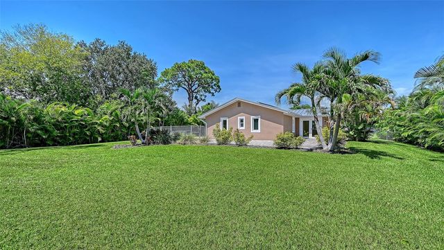 305 HILLS ROAD, Nokomis, FL 34275
