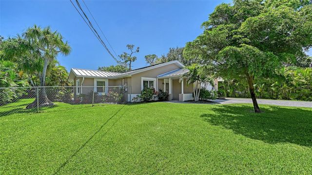 305 HILLS ROAD, Nokomis, FL 34275