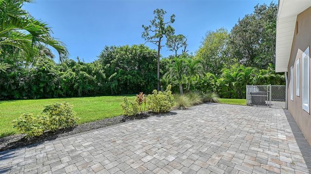 305 HILLS ROAD, Nokomis, FL 34275