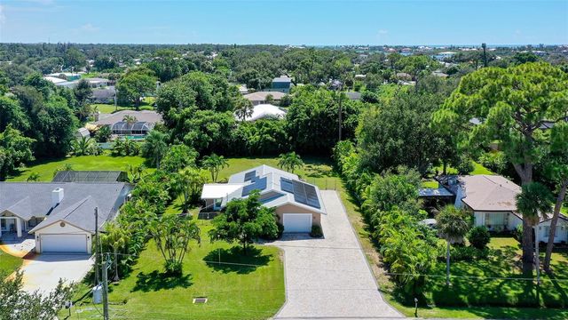 305 HILLS ROAD, Nokomis, FL 34275