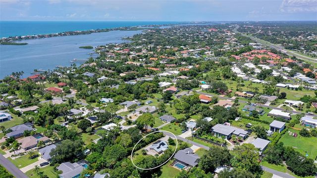 305 HILLS ROAD, Nokomis, FL 34275