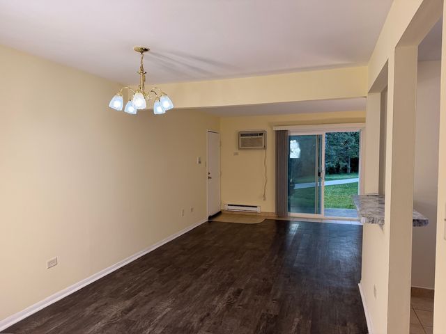 462 E OSAGE Lane 1A, Palatine, IL 60074