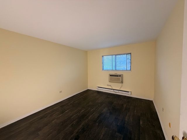 462 E OSAGE Lane 1A, Palatine, IL 60074