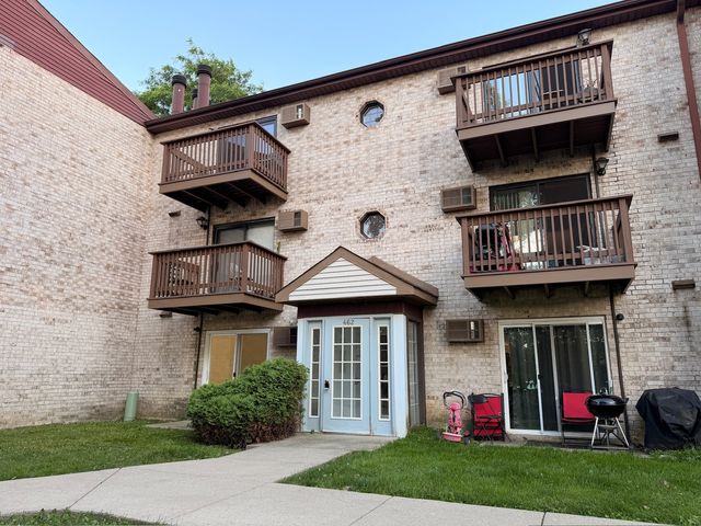 462 E OSAGE Lane 1A, Palatine, IL 60074