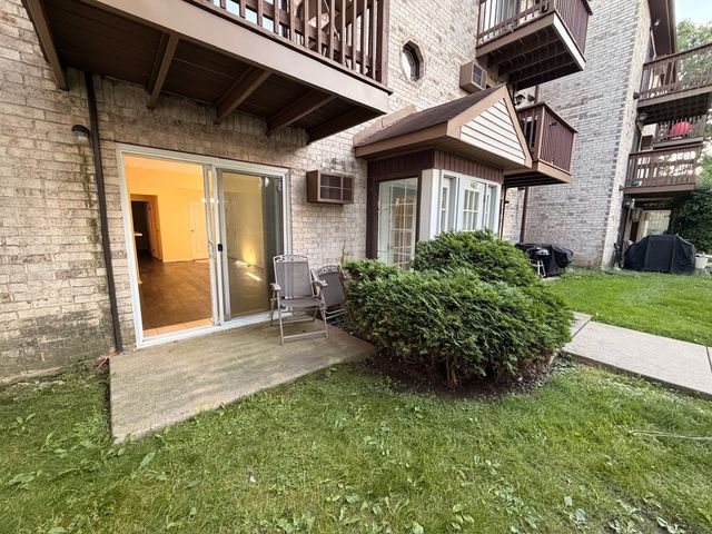 462 E OSAGE Lane 1A, Palatine, IL 60074