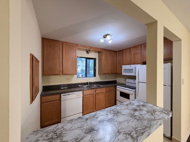 462 E OSAGE Lane 1A, Palatine, IL 60074