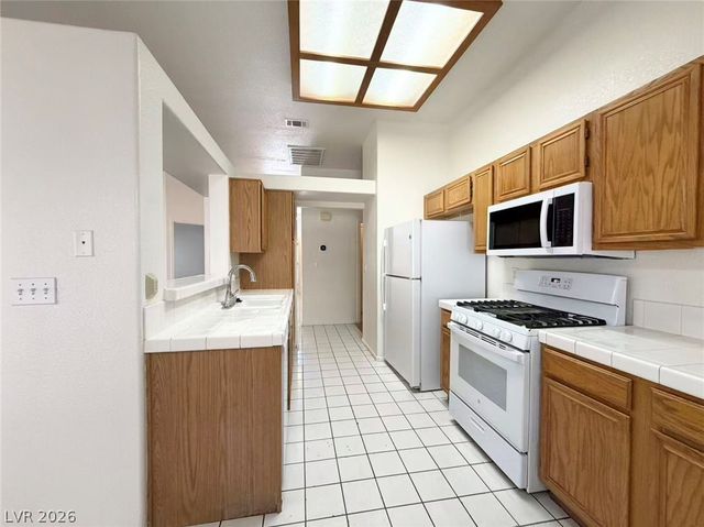 8620 MAGNOLIA RIDGE Avenue, Las Vegas, NV 89134