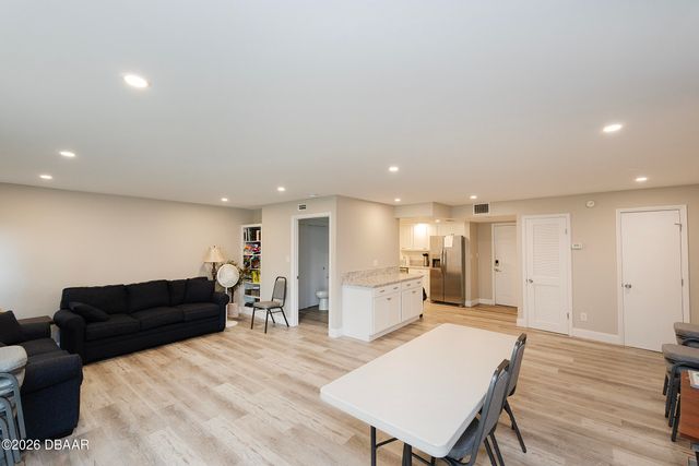 100 Silver Beach Ave Apt 502, Daytona Beach, FL 32118