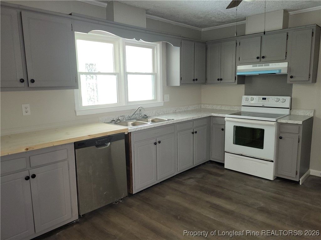 182 SUMMER HILL Road, Fayetteville, NC 28303 — photo 9