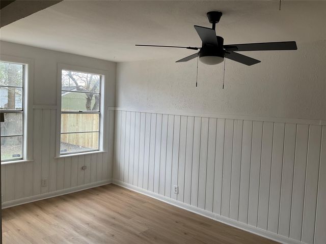 326 E 1st Street, Deer Park, TX 77536