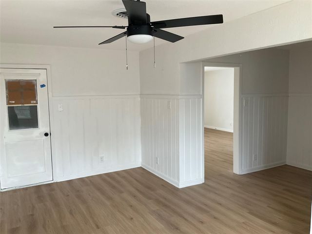 326 E 1st Street, Deer Park, TX 77536