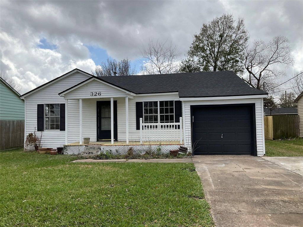 326 E 1st Street, Deer Park, TX 77536