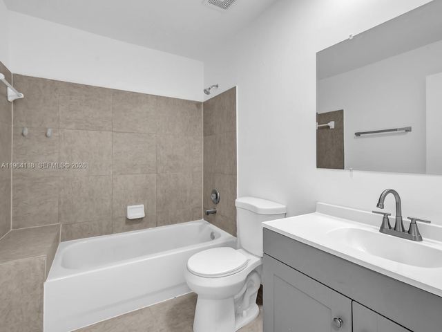 241 NW 40th St 4, Oakland Park, FL 33309