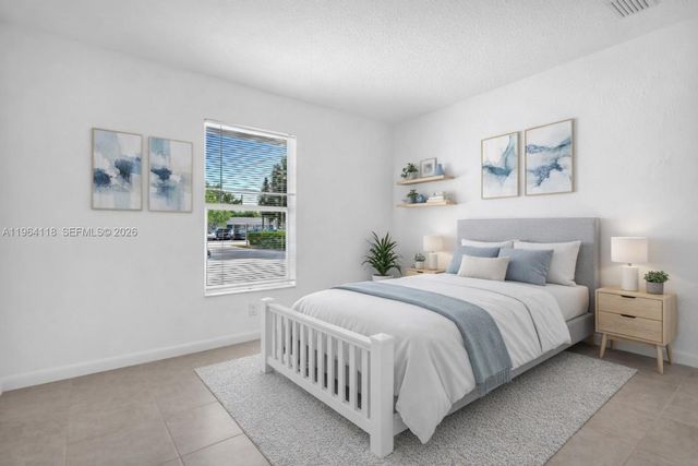 241 NW 40th St 4, Oakland Park, FL 33309