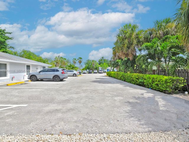 241 NW 40th St 4, Oakland Park, FL 33309