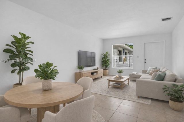 241 NW 40th St 4, Oakland Park, FL 33309