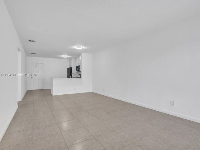 241 NW 40th St 4, Oakland Park, FL 33309