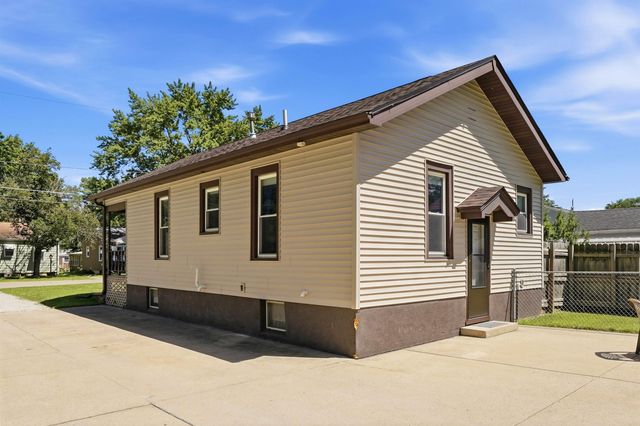 363 indiana Street, Waterloo, IA 50703