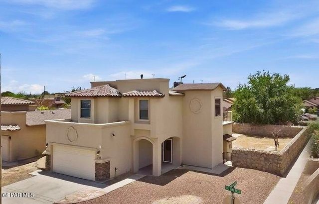 523 Villas Del Valle Drive, Socorro, TX 79927