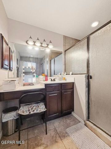 523 Villas Del Valle Drive, Socorro, TX 79927