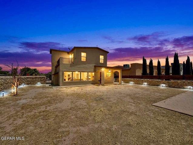 523 Villas Del Valle Drive, Socorro, TX 79927