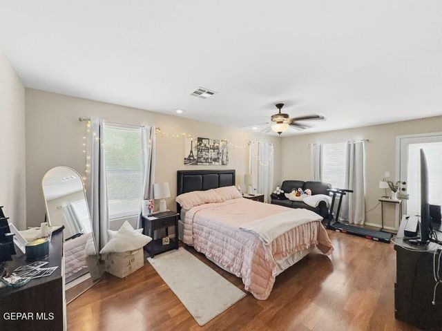 523 Villas Del Valle Drive, Socorro, TX 79927
