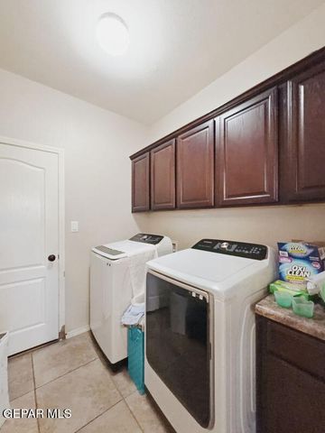 523 Villas Del Valle Drive, Socorro, TX 79927