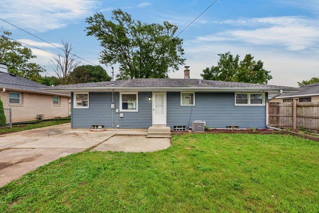 8254 W Daphne STREET, Milwaukee, WI 53223