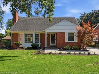 1327 Alicia Court, Royal Oak, MI 48073