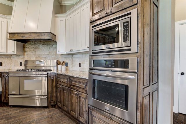 15504 Kestral Park Court, Edmond, OK 73013