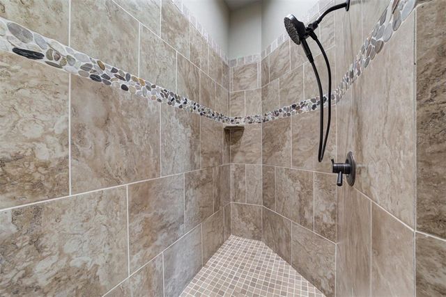 15504 Kestral Park Court, Edmond, OK 73013