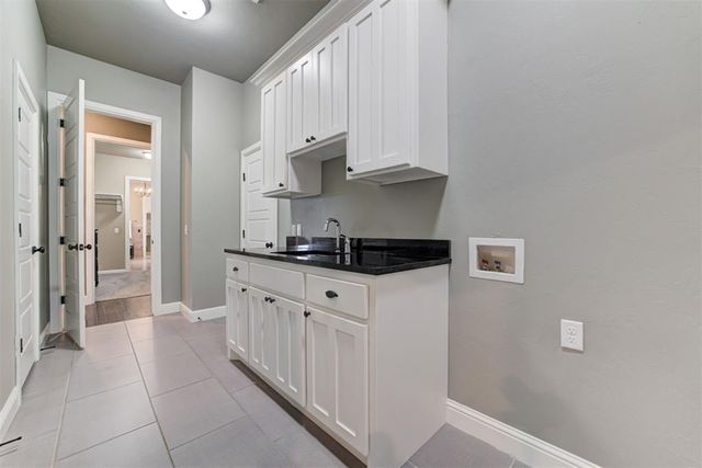 15504 Kestral Park Court, Edmond, OK 73013