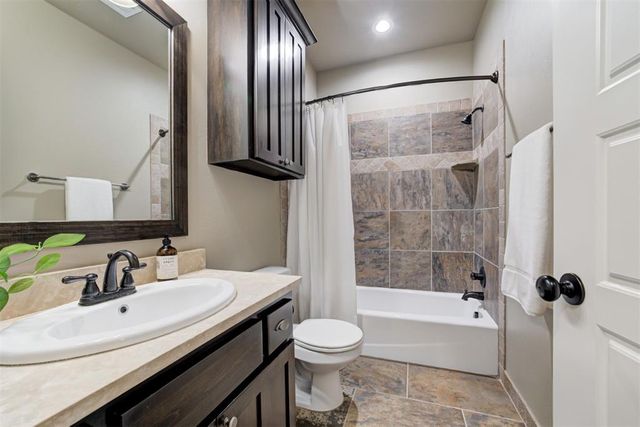 15504 Kestral Park Court, Edmond, OK 73013