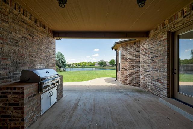 15504 Kestral Park Court, Edmond, OK 73013