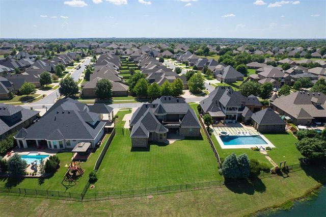 15504 Kestral Park Court, Edmond, OK 73013